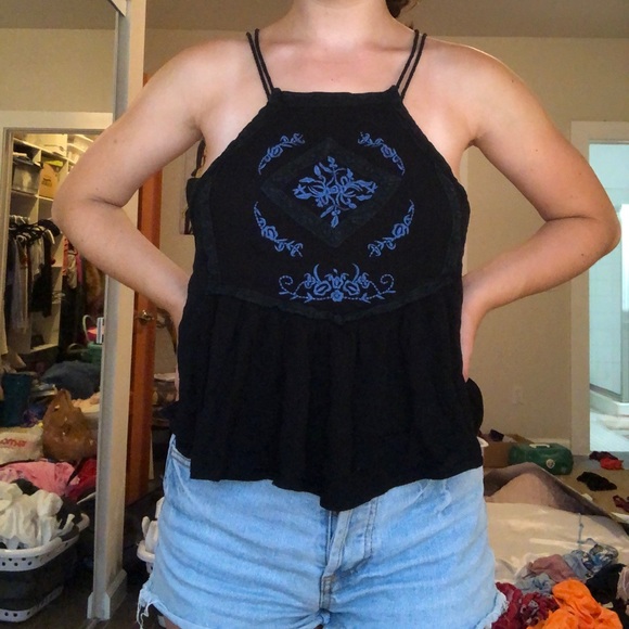 Cross-Back Tank Top - Picture 2 of 4